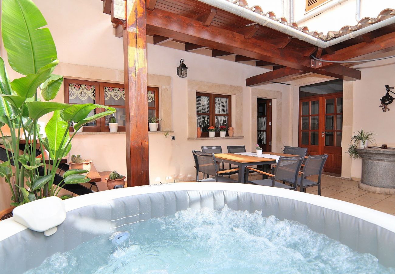 Casa bonita con piscina privada, tranquila