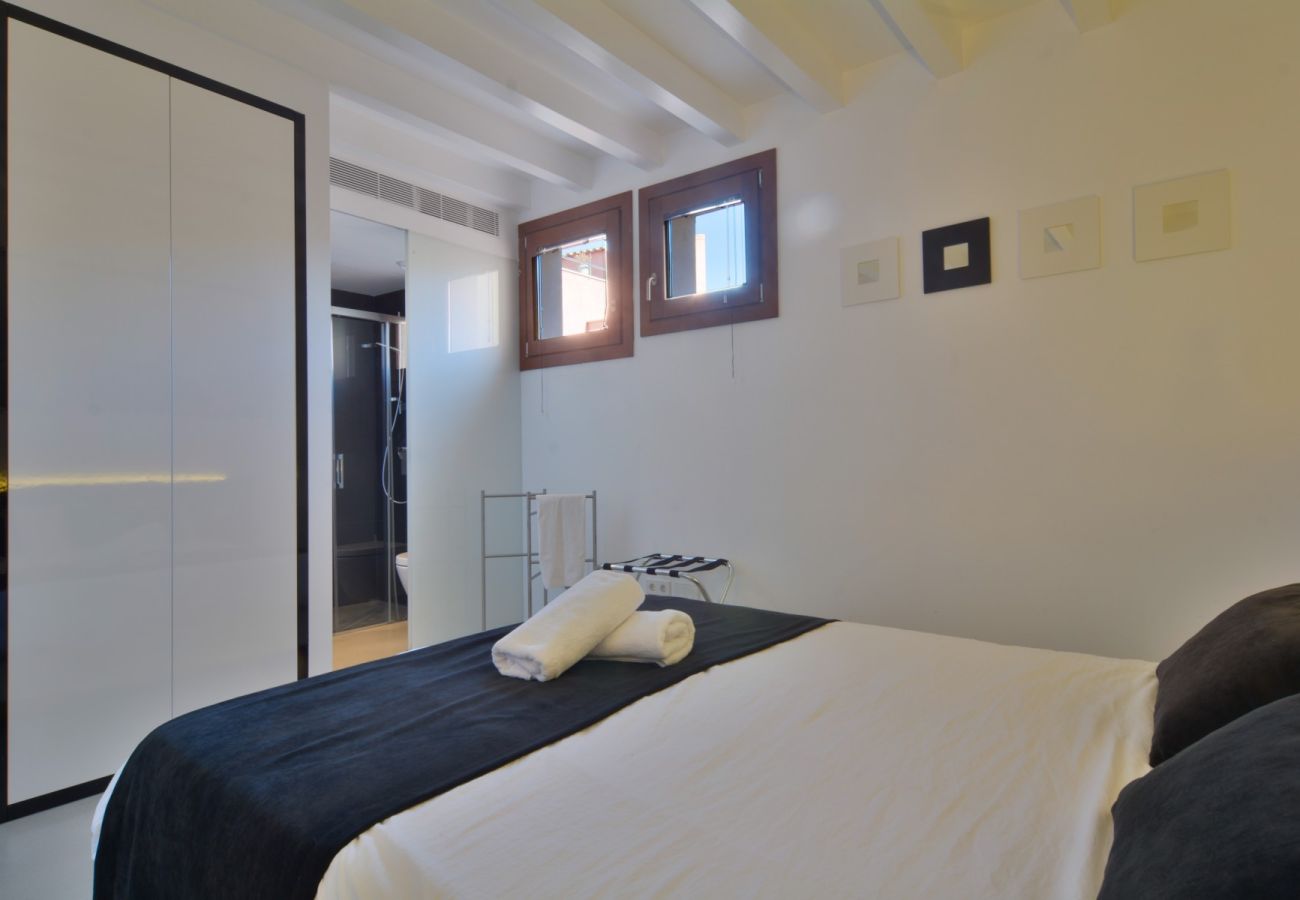 Apartamento en Palma de Mallorca - Lonja Suites 4 white