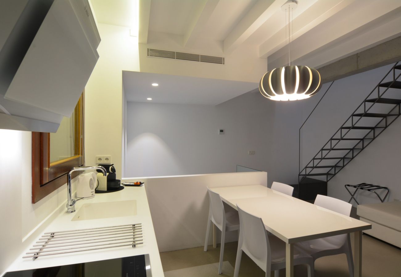 Apartamento en Palma de Mallorca - Lonja Suites 4 white