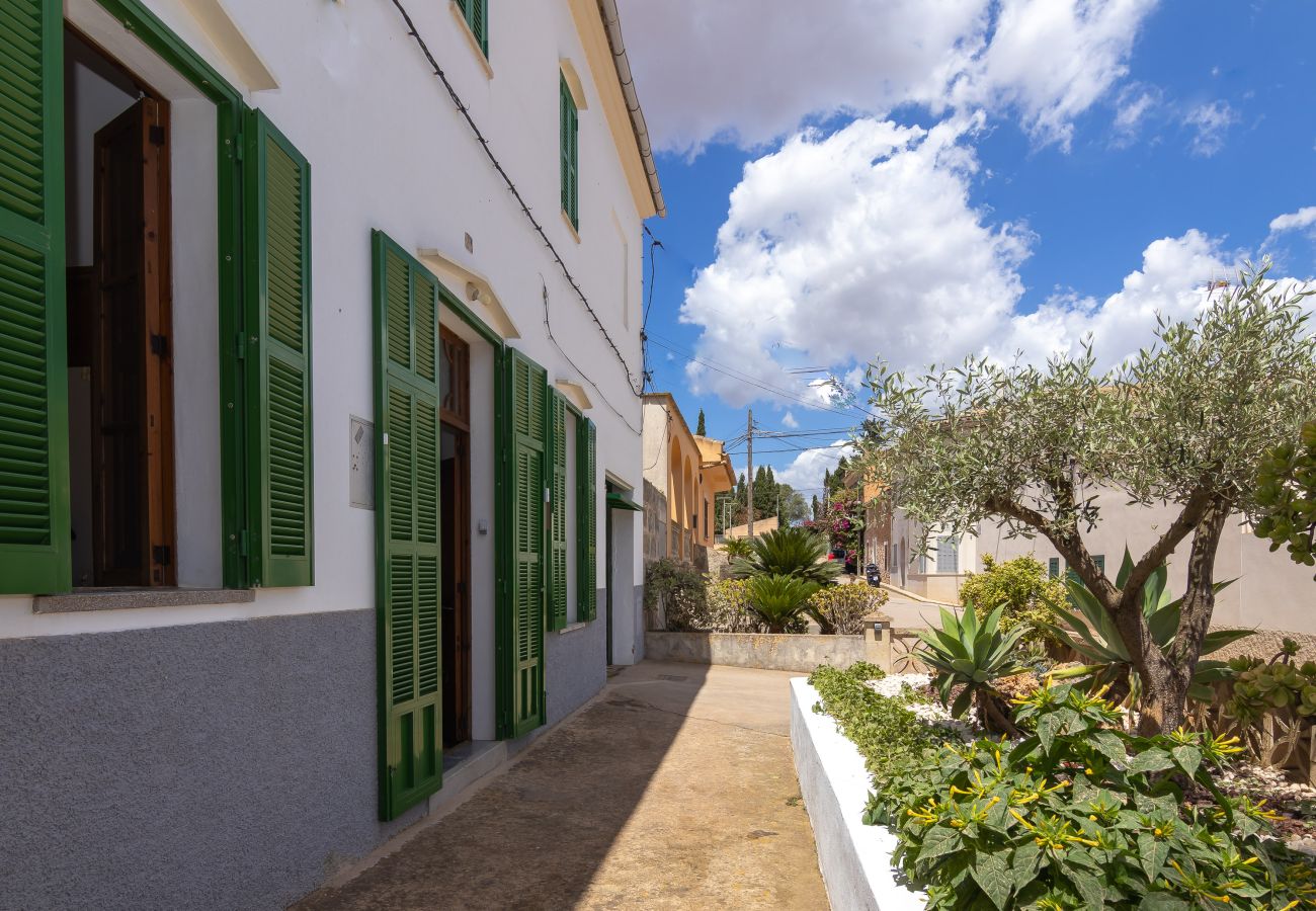 casa mallorquina, alquiler vacacional, pueblo tranquilo, Ariany