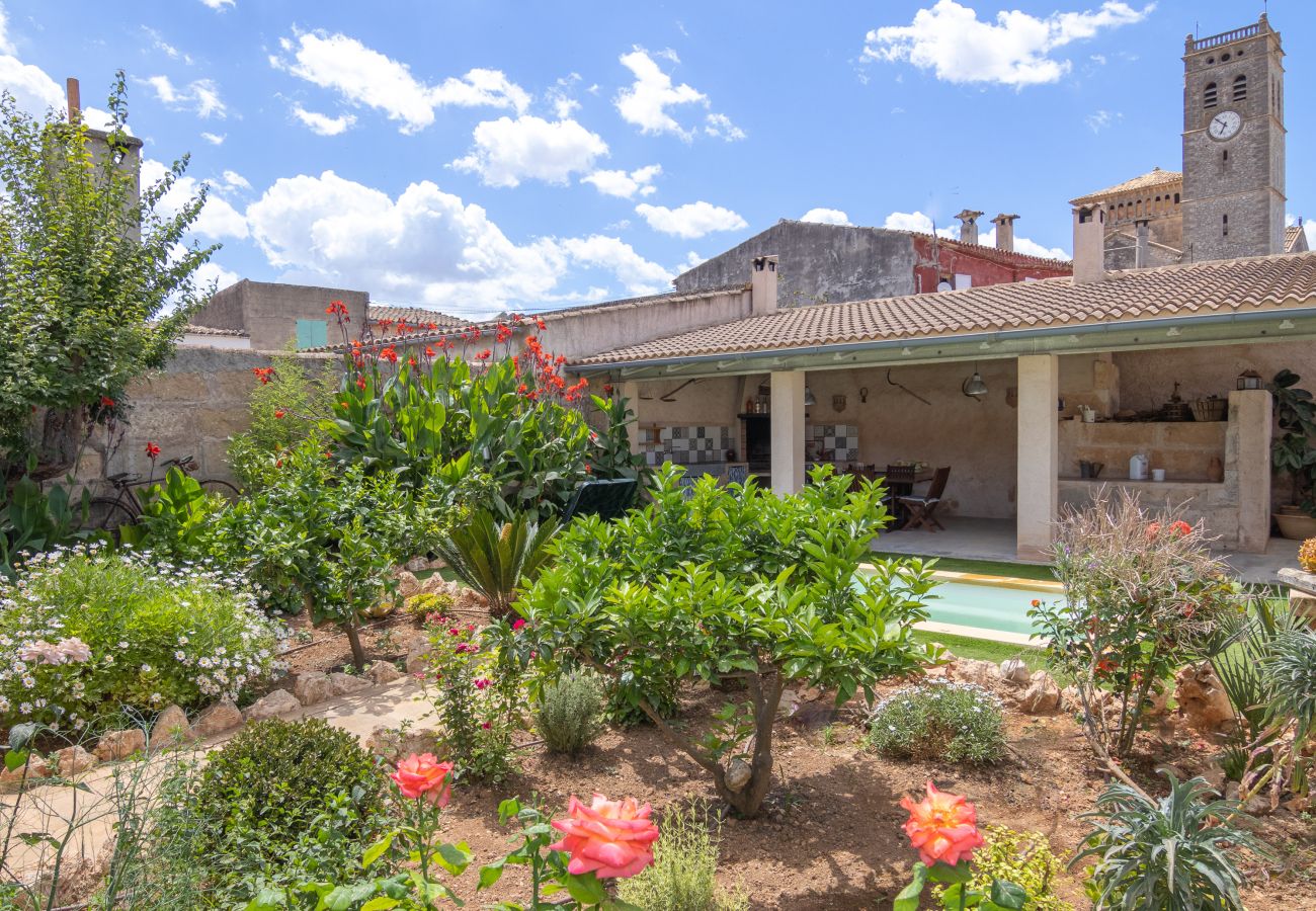 Casa en Ariany, tranquila, jardin bonito, piscina