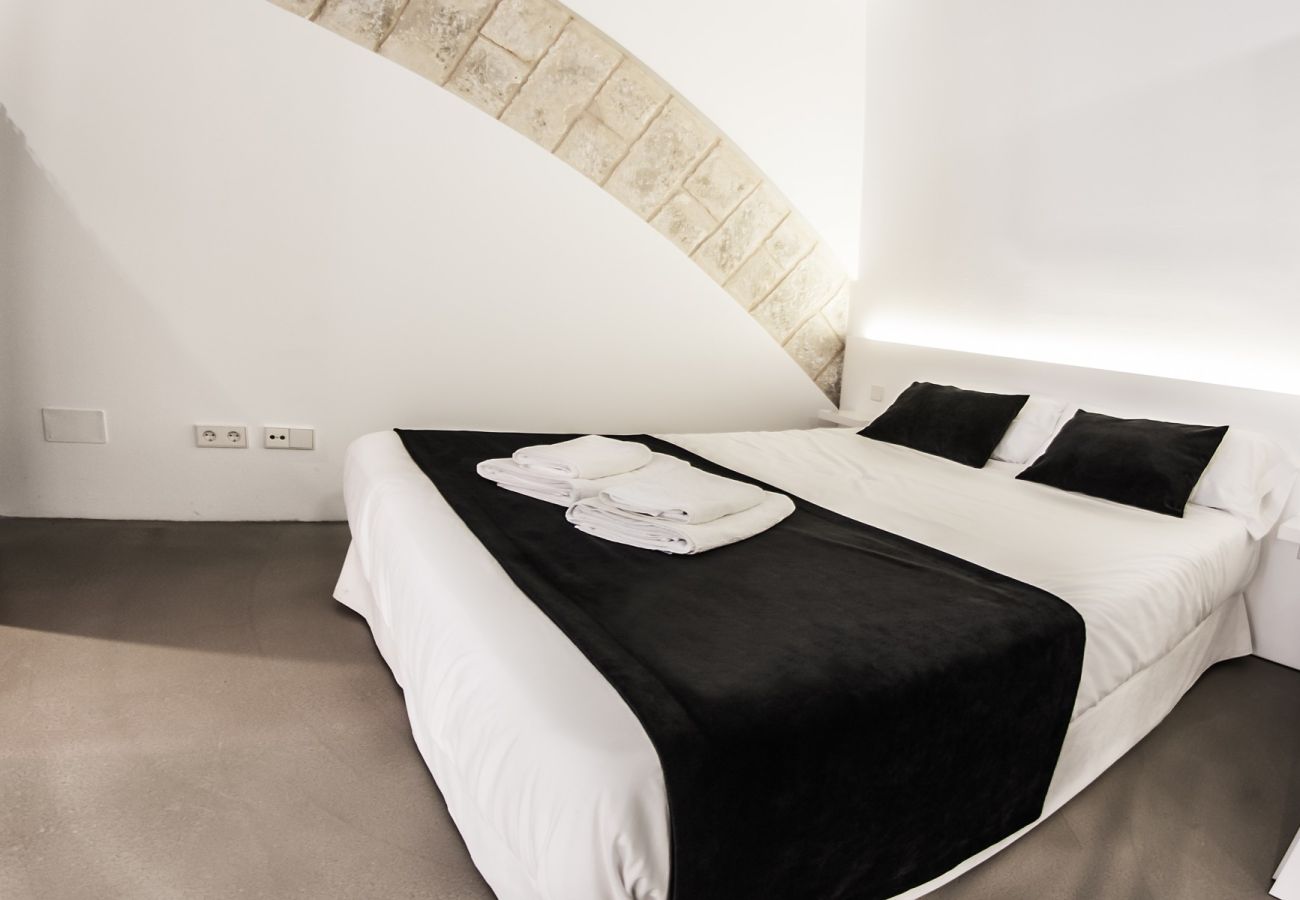 Ferienwohnung in Palma de Mallorca - Lonja Suites 2 Black