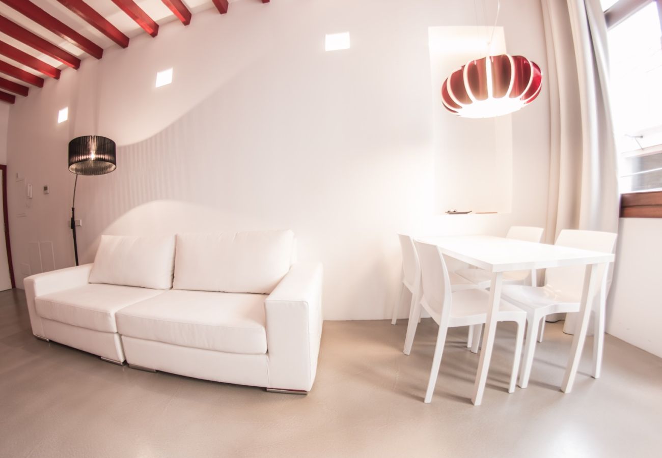 Ferienwohnung in Palma de Mallorca - Lonja Suites 3 red