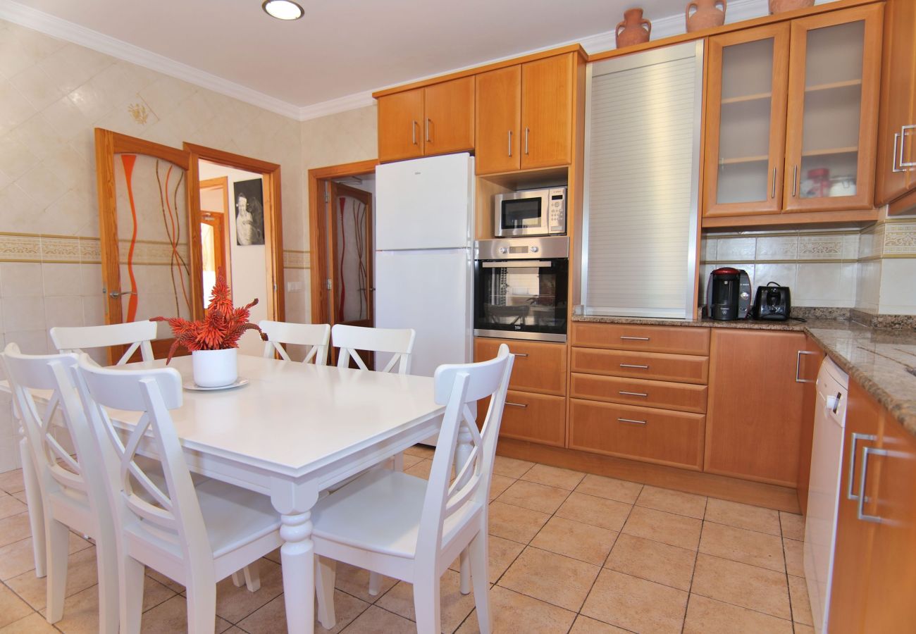 nice villa, kitchen, dining room